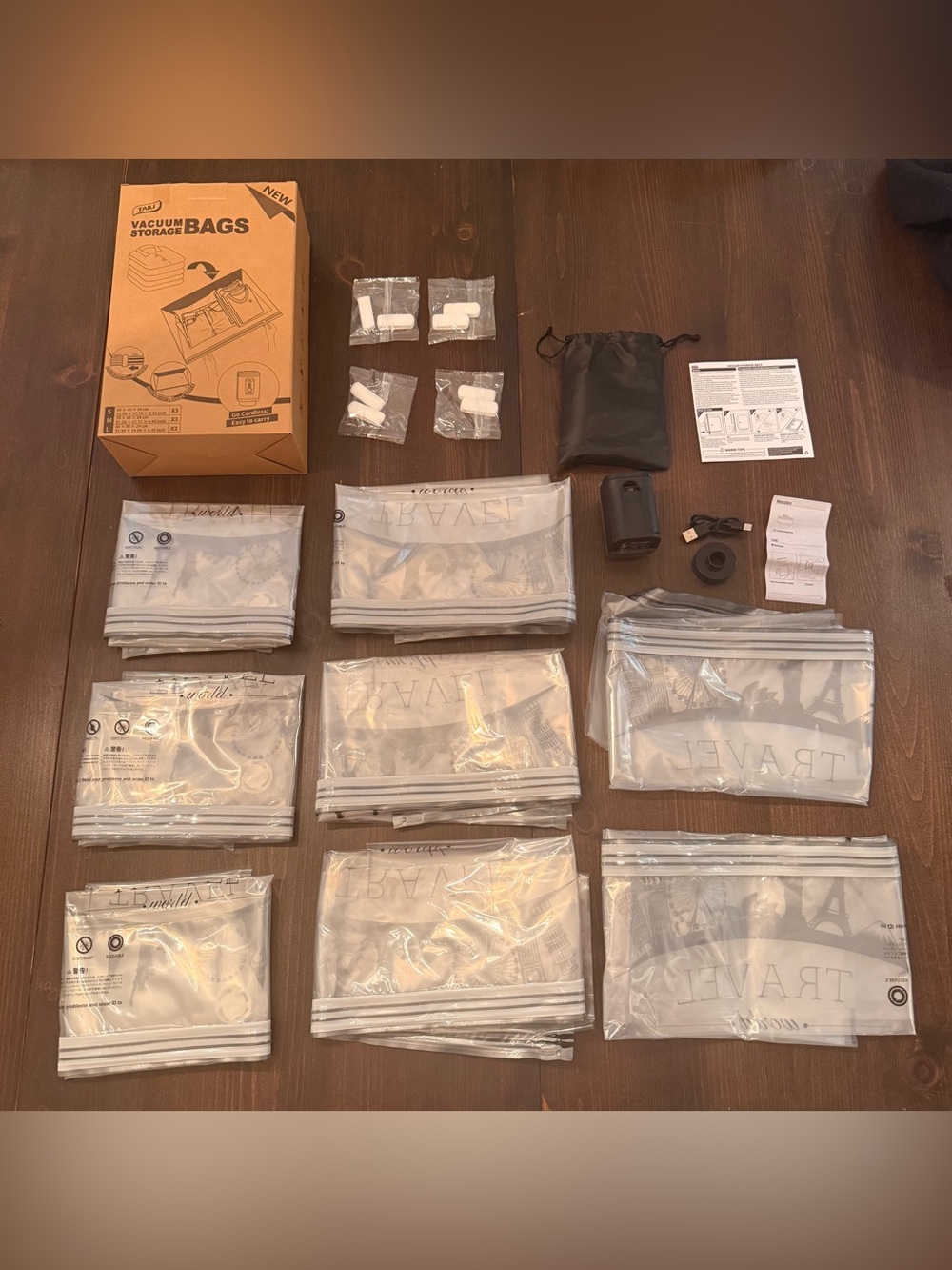 Vacuum Storage Bags Set with pump & accessories - New in box